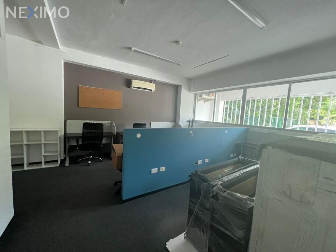 Edificio corporativo en Venta Avenida Huayacan.