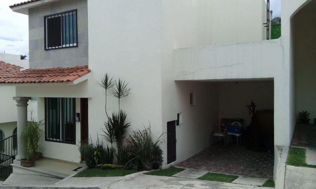 Casa en Renta en Lomas de Atzingo, Cuernavaca Morenos CP. 62180 | NEX